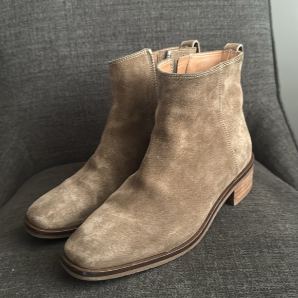 Gently worn Aquatalia booties in size 7.5 - Picture 7 of 7